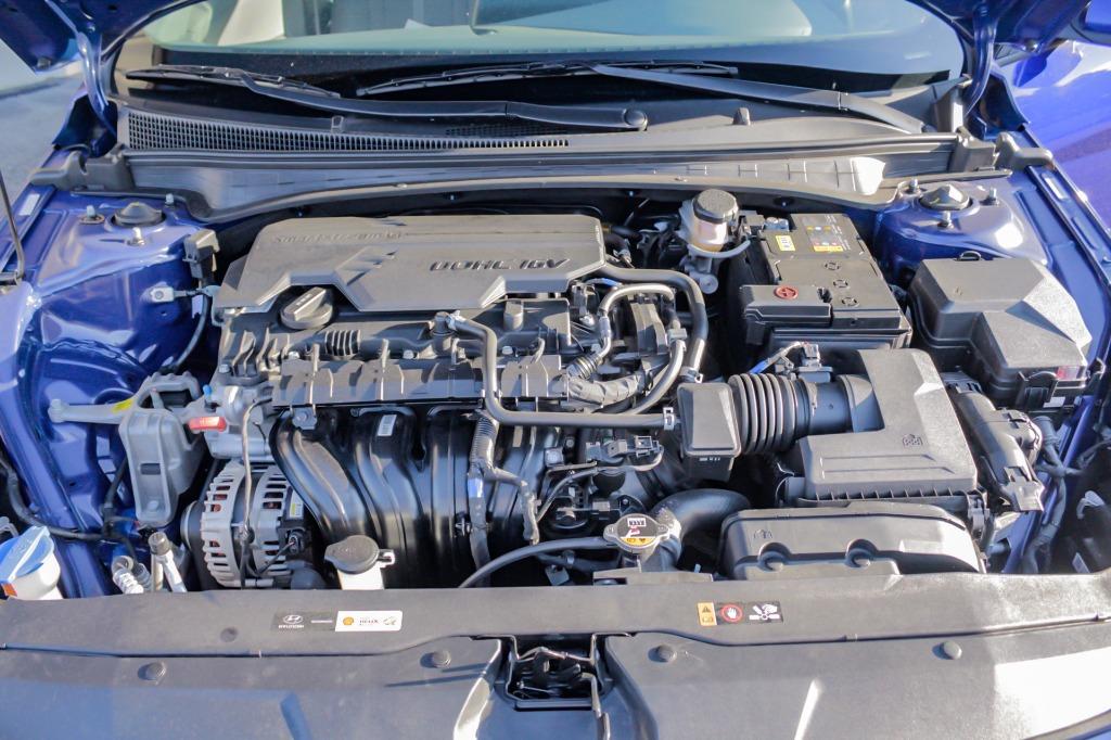 2021 Hyundai Elantra SE photo 4