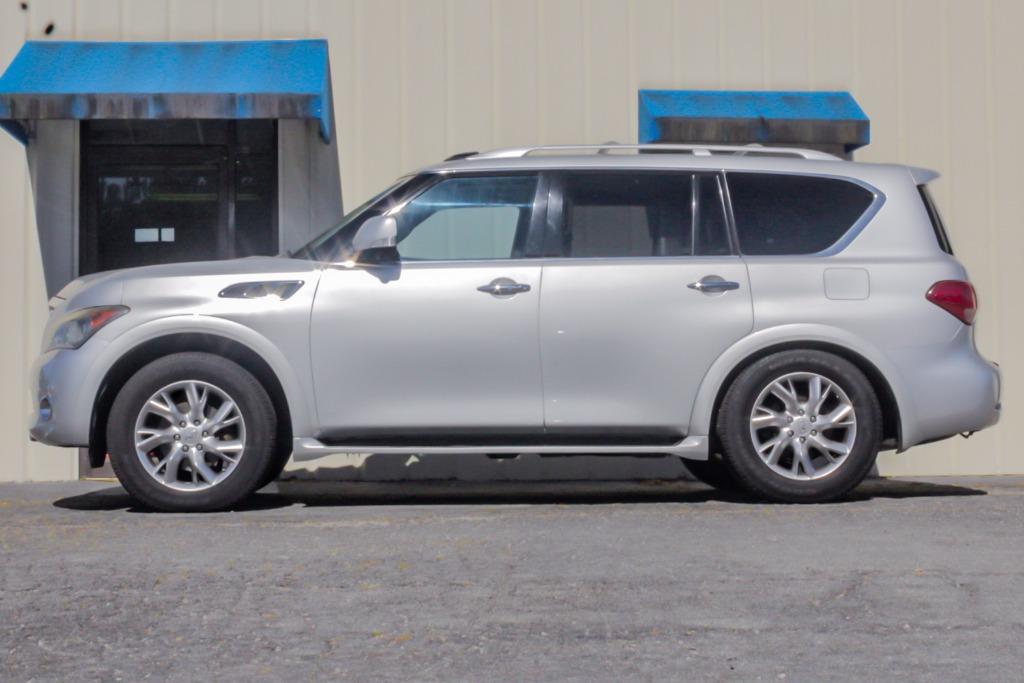 2011 INFINITI QX 56 photo 35