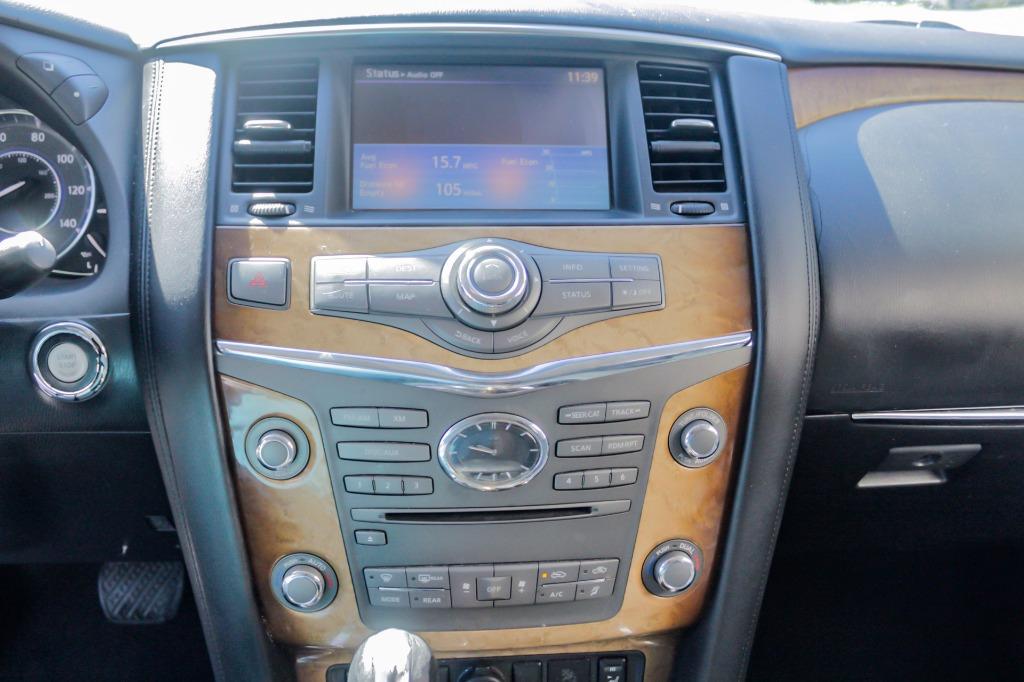 2011 INFINITI QX 56 photo 17