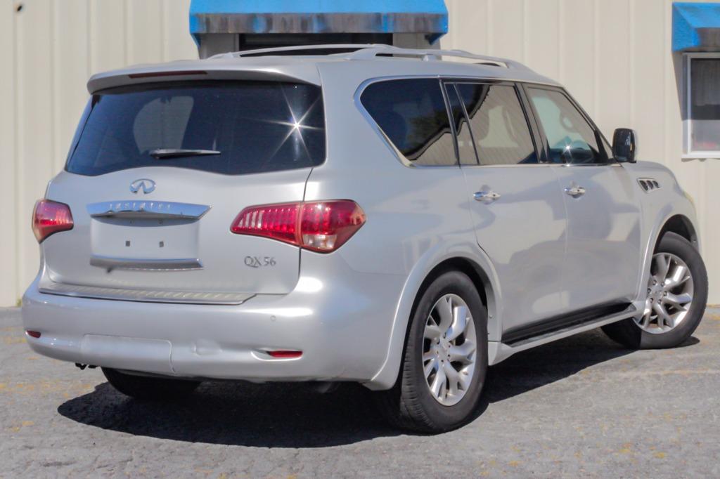 2011 INFINITI QX 56 photo 12