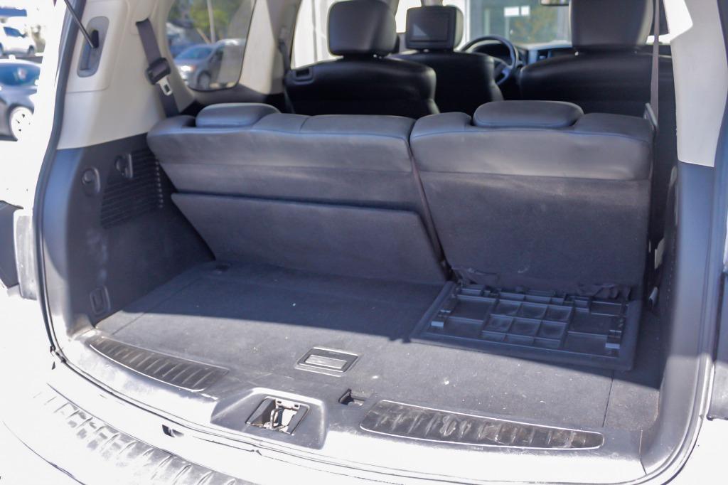 2011 INFINITI QX 56 photo 10