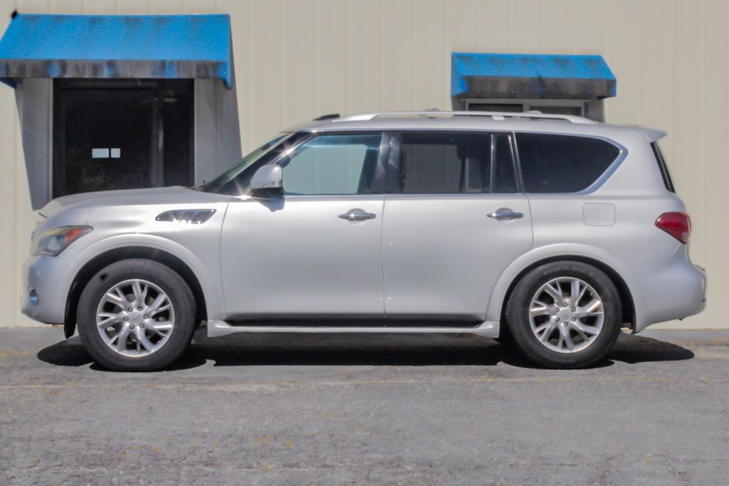 2011 INFINITI QX 56 photo 7