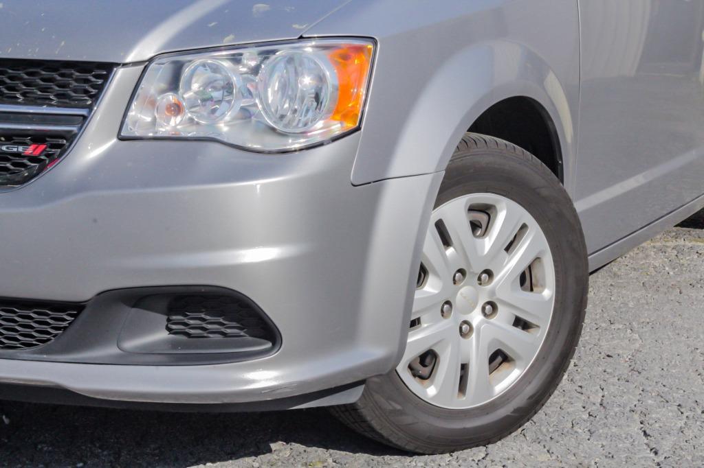 2018 Dodge Grand Caravan SE photo 2