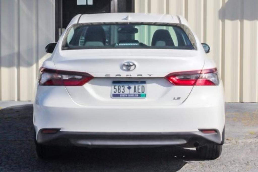 2022 Toyota Camry LE photo 8