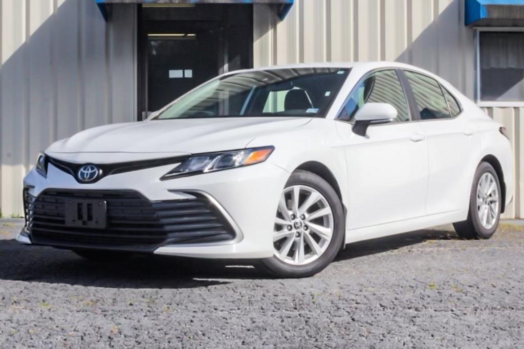 2022 Toyota Camry LE photo 27