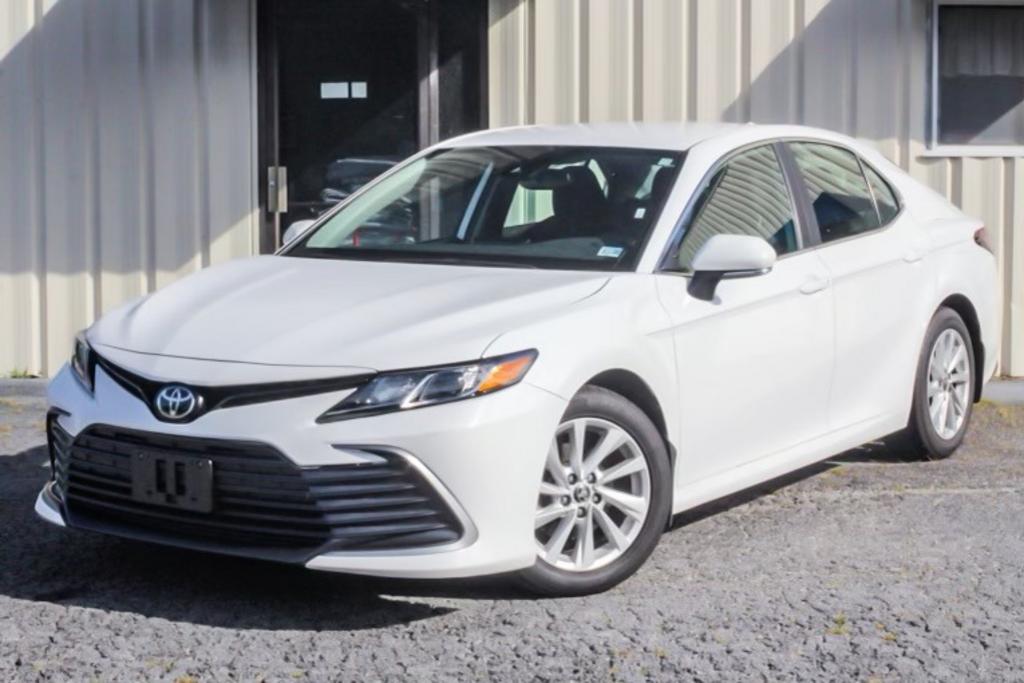 Toyota Camry's photo