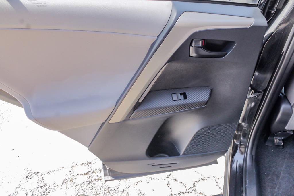 2013 Toyota RAV4 XLE photo 11
