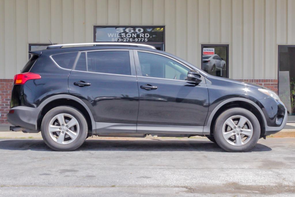 2013 Toyota RAV4 XLE photo 26
