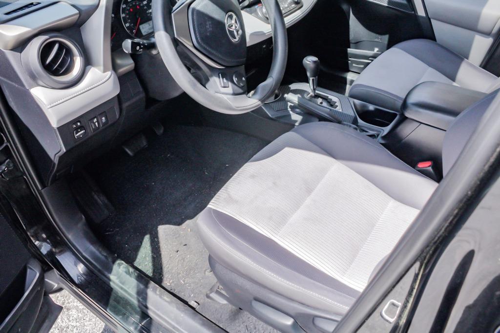 2013 Toyota RAV4 XLE photo 5