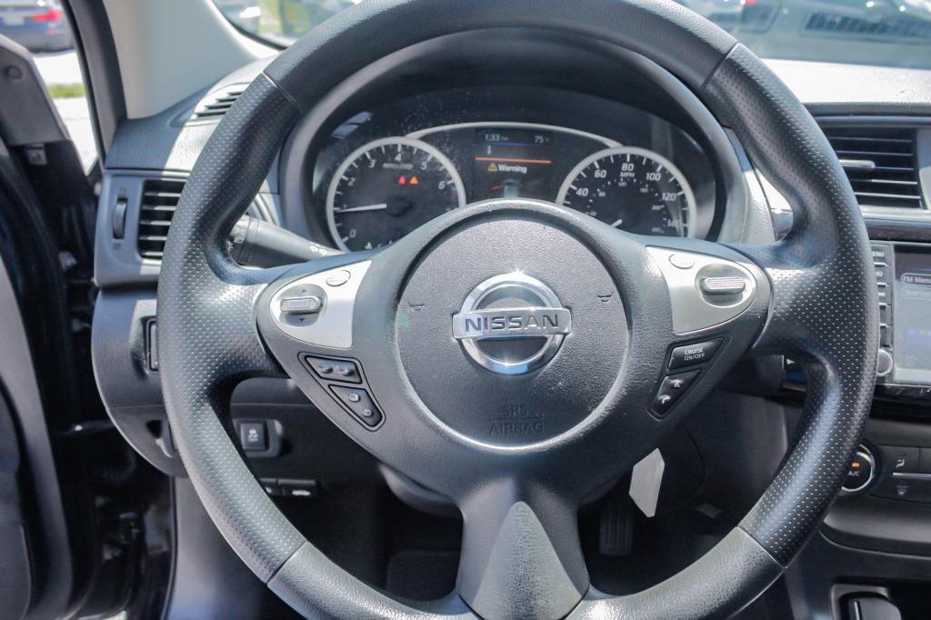 2019 Nissan Sentra S photo 5