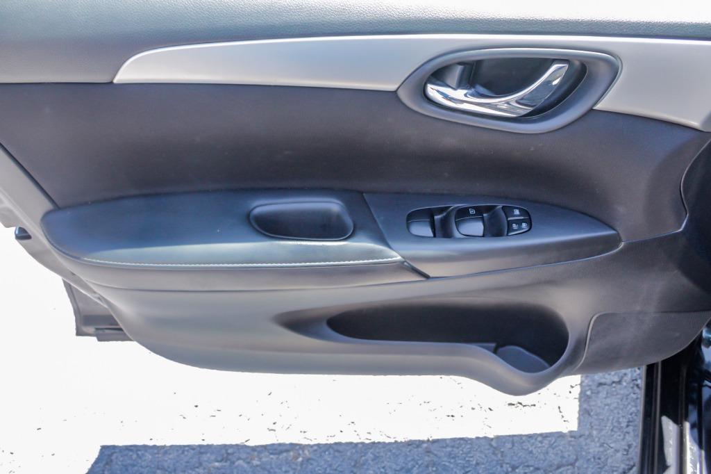 2019 Nissan Sentra S photo 11