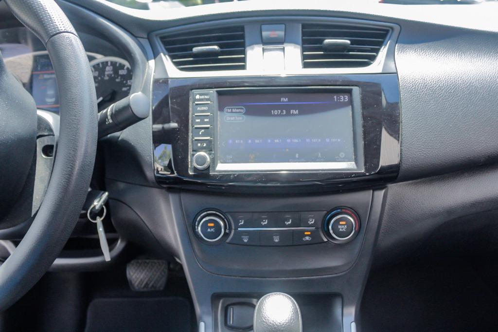 2019 Nissan Sentra S photo 7
