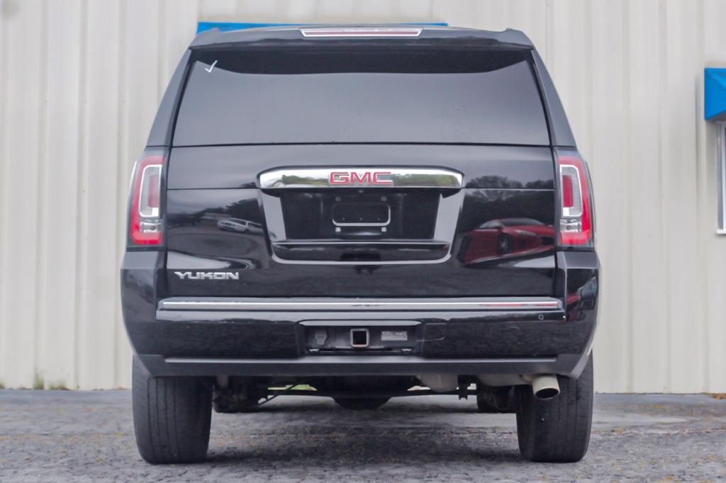 2015 GMC Yukon Denali photo 35