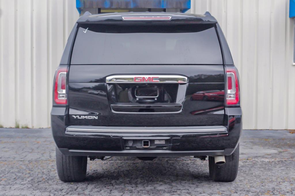 2015 GMC Yukon Denali photo 9