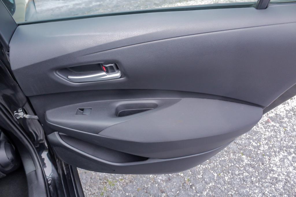 2021 Toyota Corolla LE photo 27