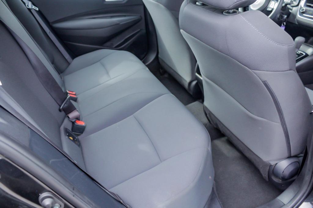 2021 Toyota Corolla LE photo 25