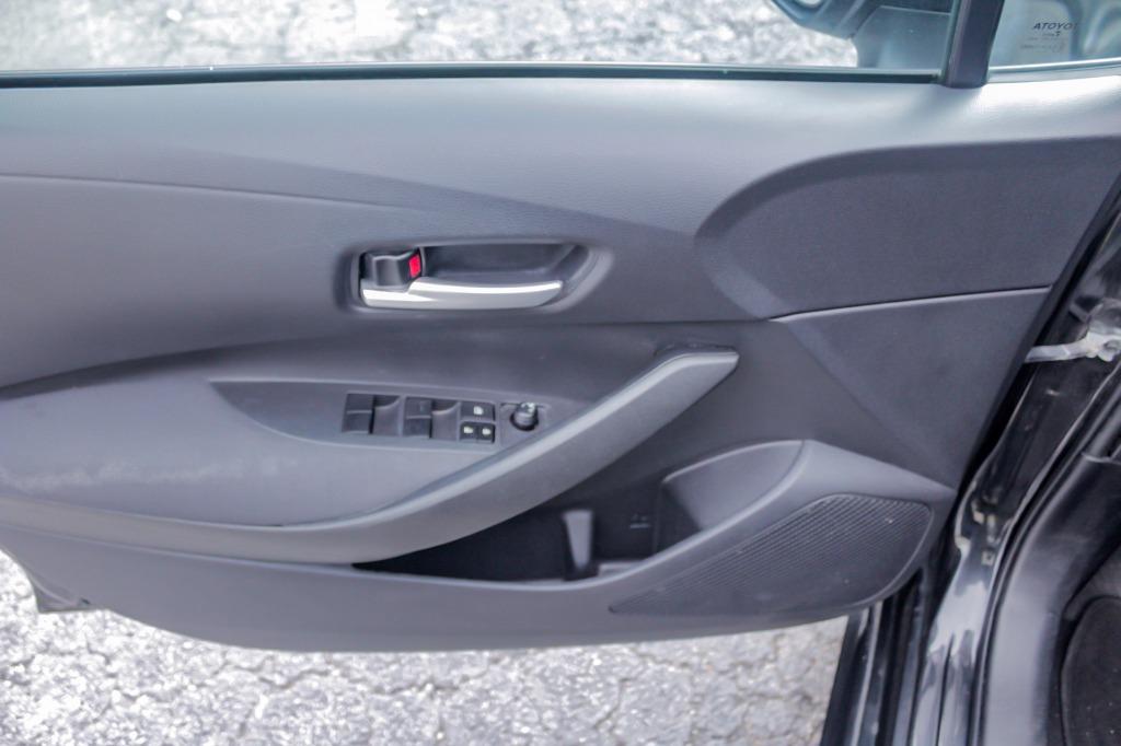 2021 Toyota Corolla LE photo 22
