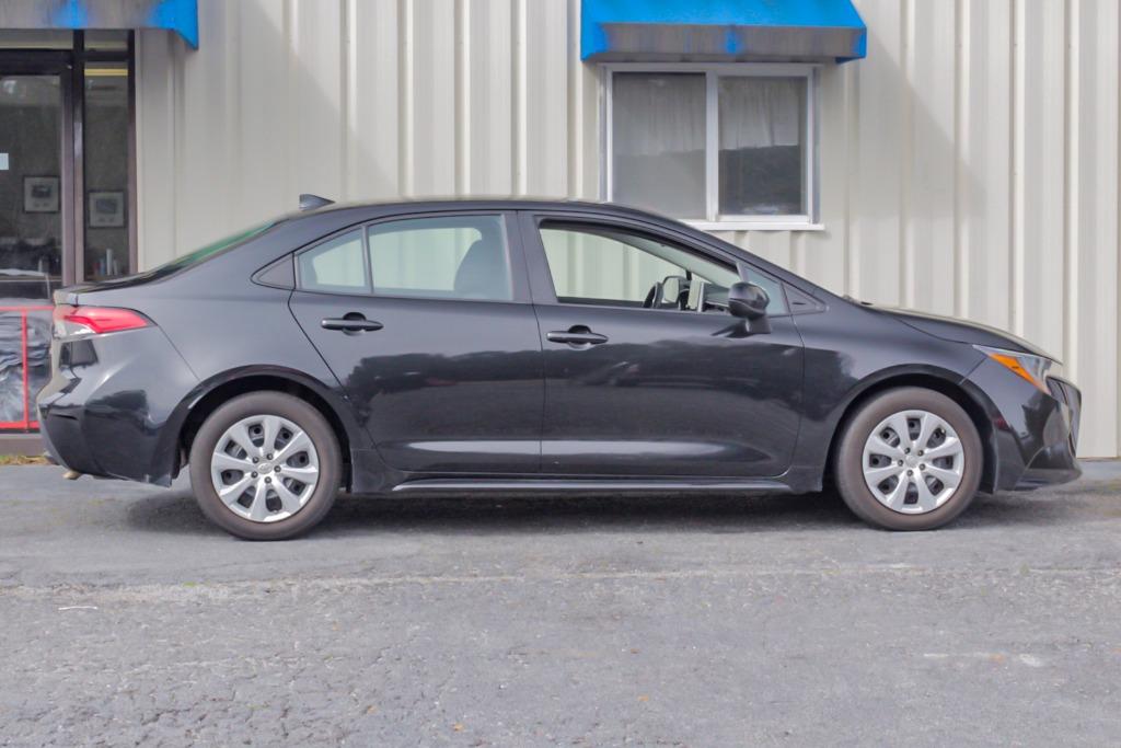 2021 Toyota Corolla LE photo 31