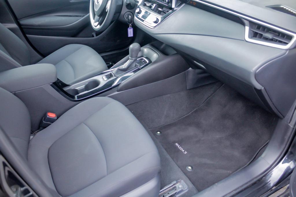 2021 Toyota Corolla LE photo 24