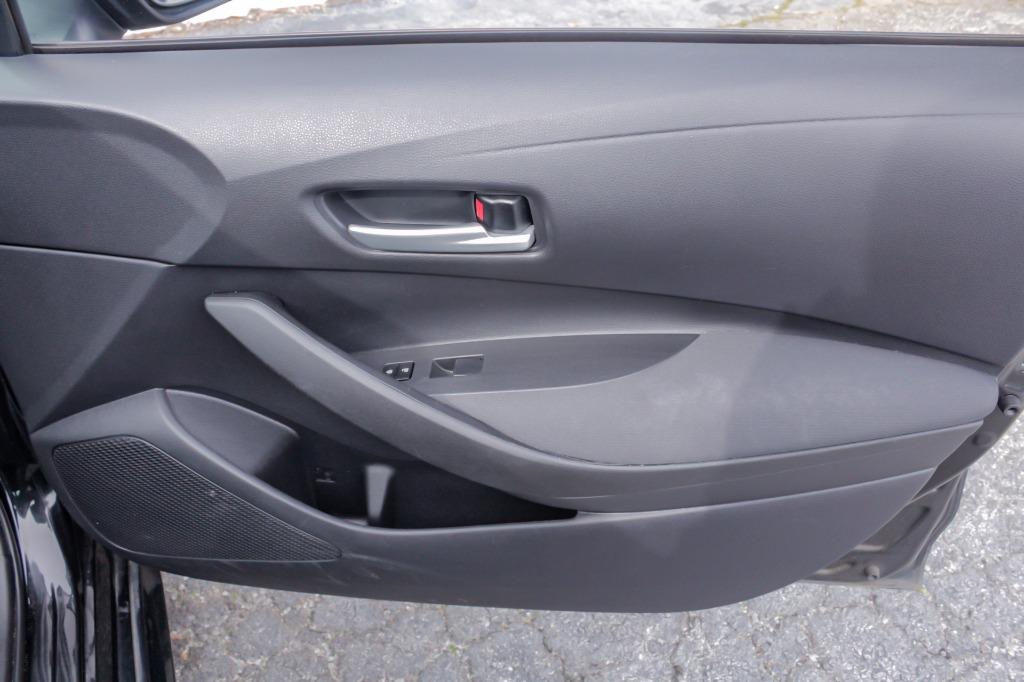 2021 Toyota Corolla LE photo 23