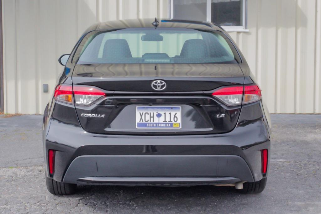 2021 Toyota Corolla LE photo 32
