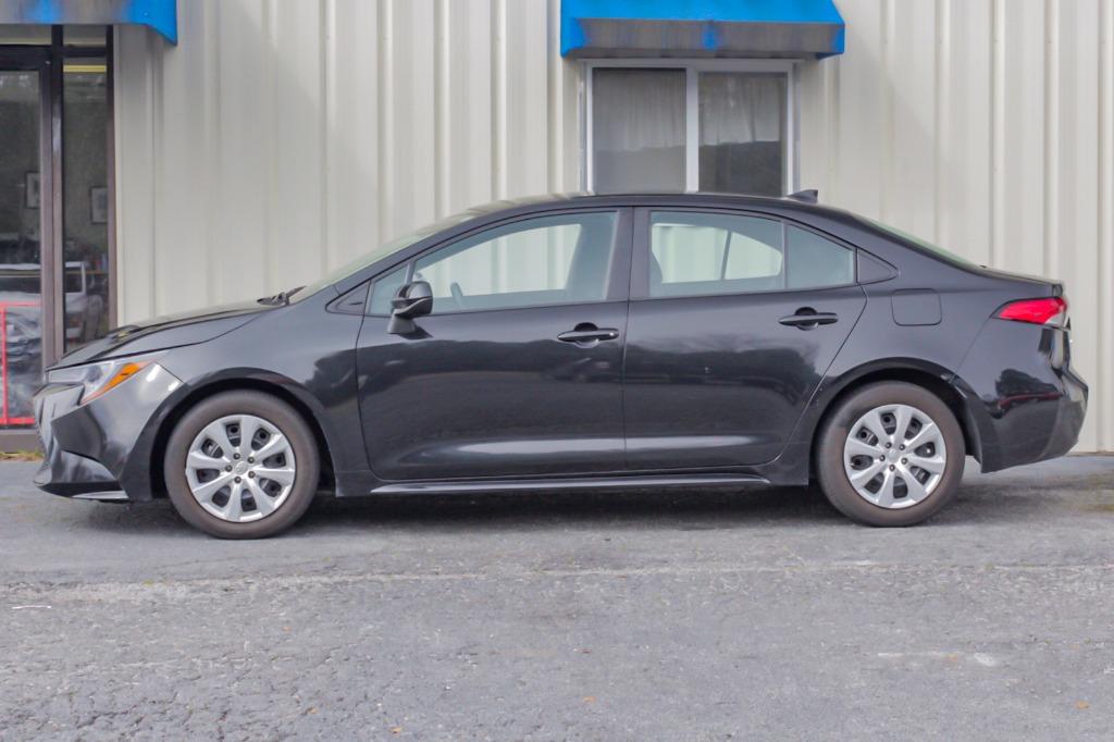 2021 Toyota Corolla LE photo 30