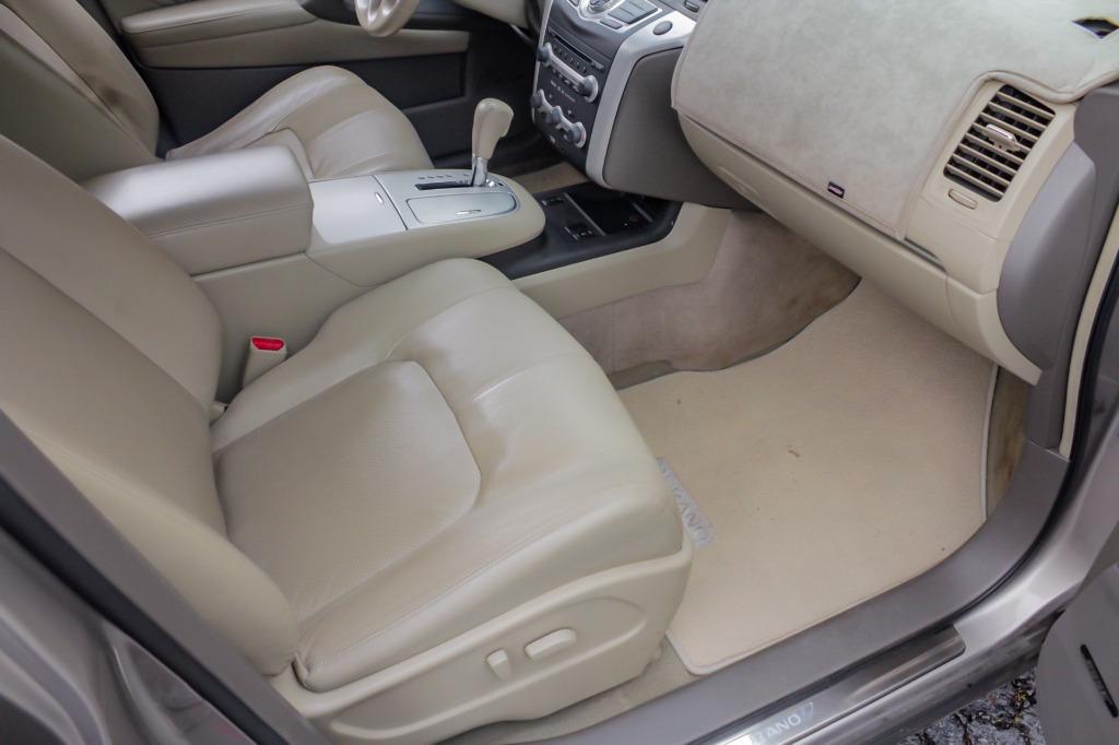 2010 Nissan Murano LE photo 26