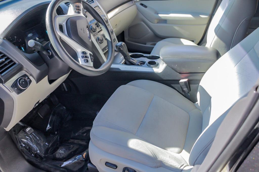 2014 Ford Explorer Base photo 9