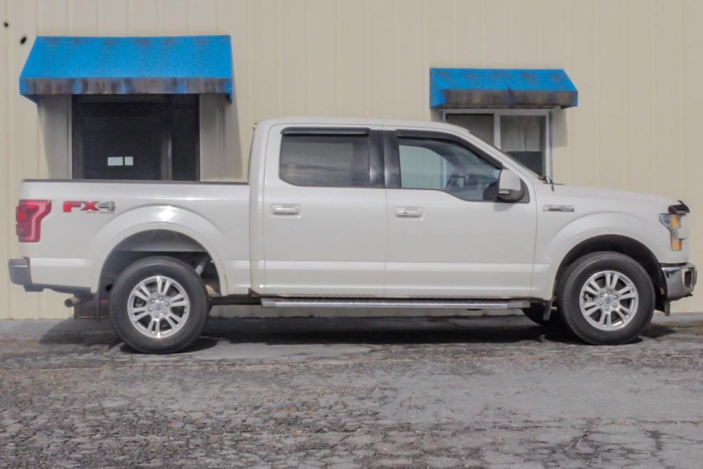 2015 Ford F-150 Lariat photo 32