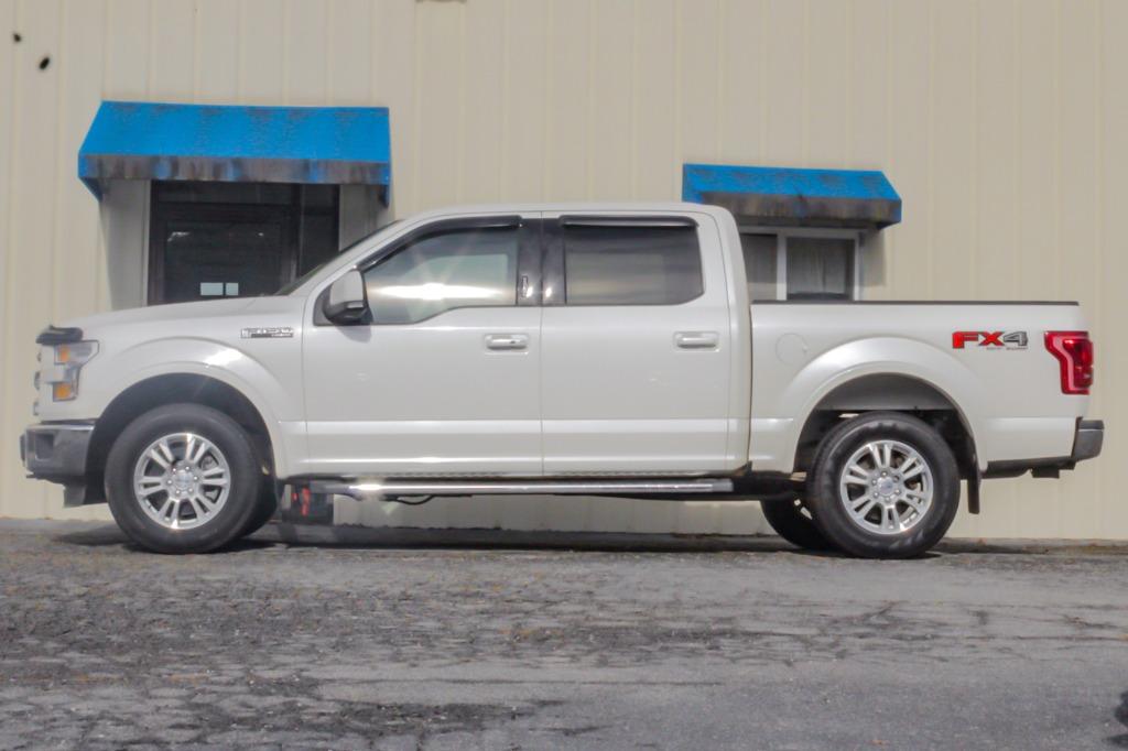 2015 Ford F-150 Lariat photo 29