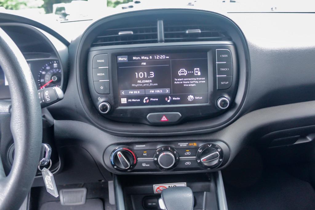 2022 Kia Soul LX photo 13