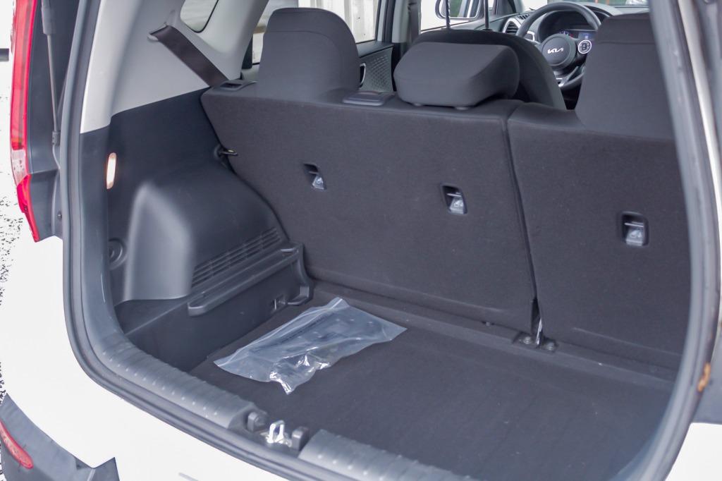 2022 Kia Soul LX photo 7